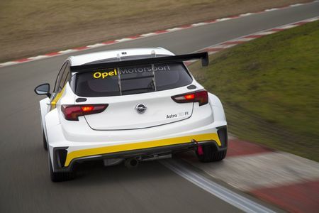 Opel Astra TCR. Foto: Opel